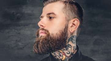 Odsiwianie brody – przyciemnianie z naturalnym efektem