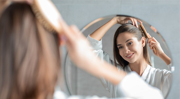 Jak wzmocnić cebulki włosów? Polecane sposoby