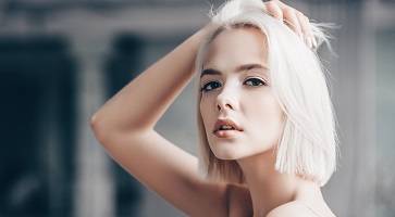 Biała farba do włosów - TOP10 modnych, bardzo jasnych odcieni
